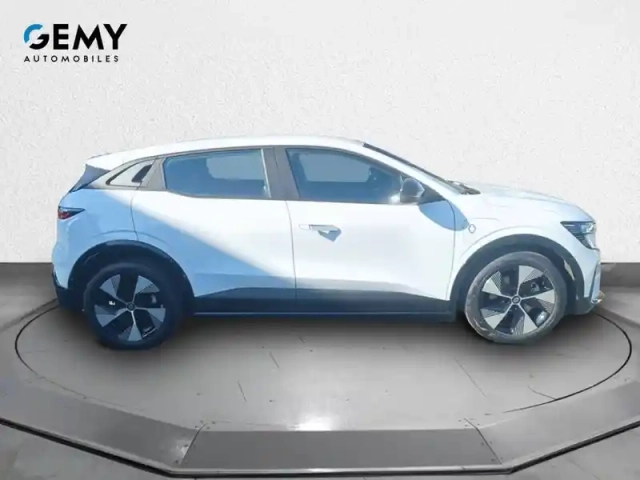 Renault Megane e-tech ev40 130ch standard charge — photo 49