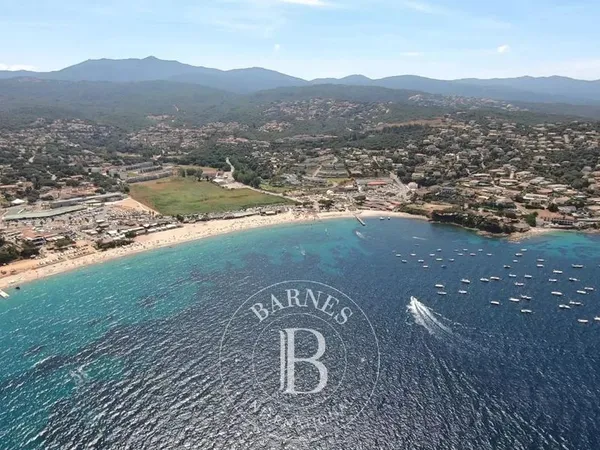 Villa 6 pièces 377 m²