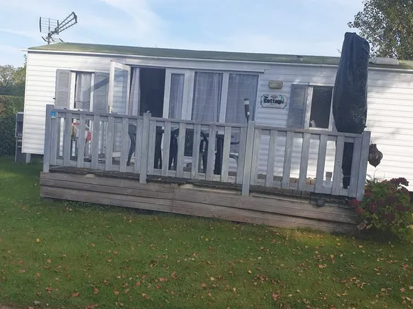 Mobilhome sur terrain de camping