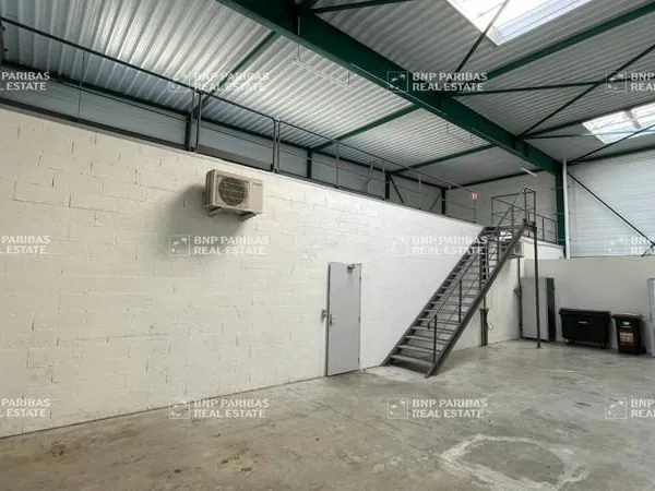 Local d'activité 346 m²