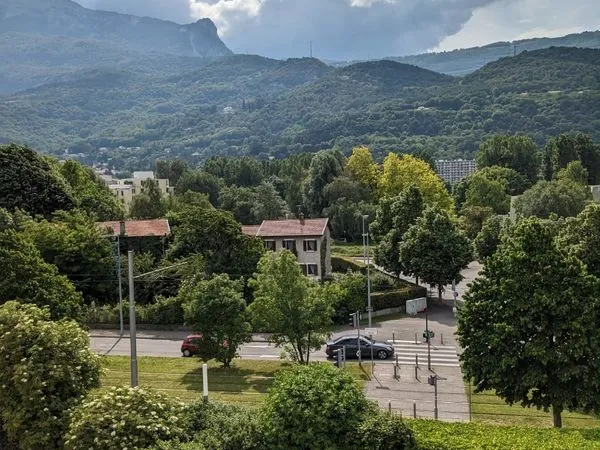 Seyssinet-Pariset — Le Grand Soleil | T3 de 67 m² avec balcon, double vitrage & cave