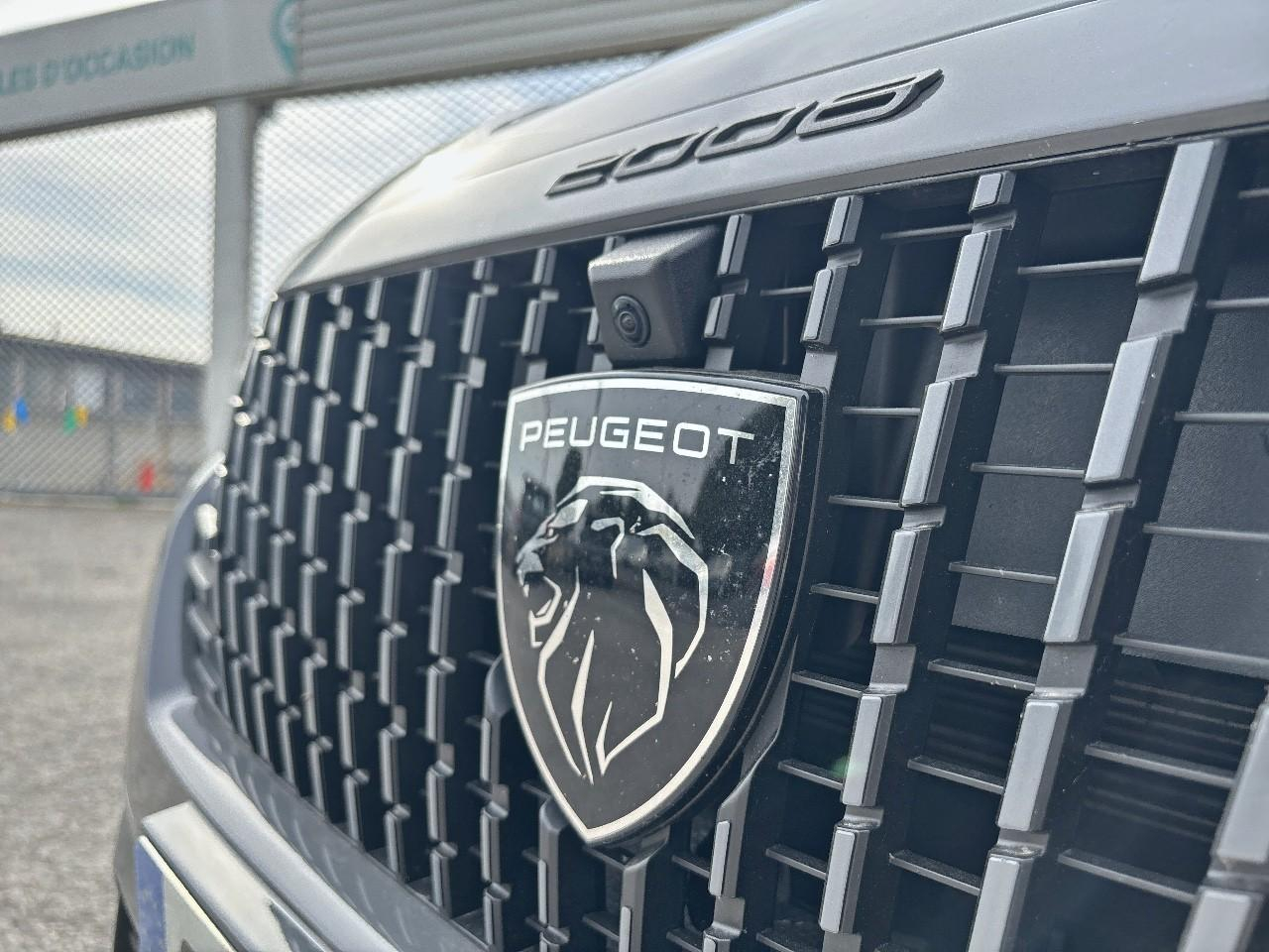 Peugeot 2008 1.2 puretech 130ch s&s allure eat8 — photo 18