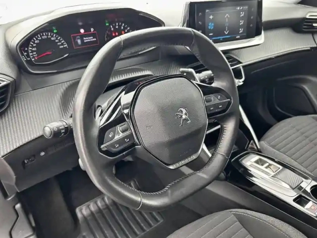 Peugeot 2008 puretech 130 s&amp;s eat8 — photo 9