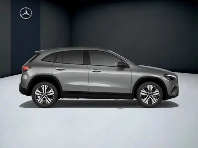 Mercedes Gla 200 d progressive line — photo 6