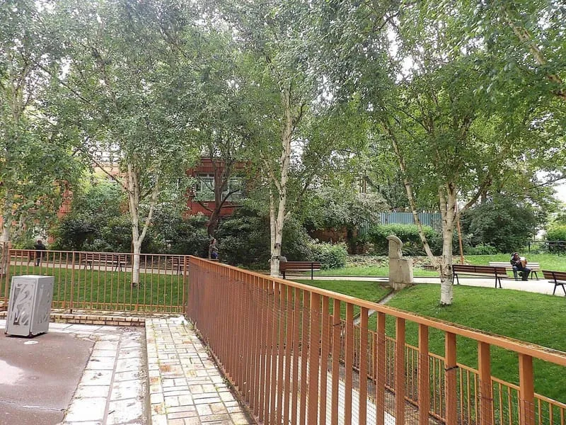Photo 1