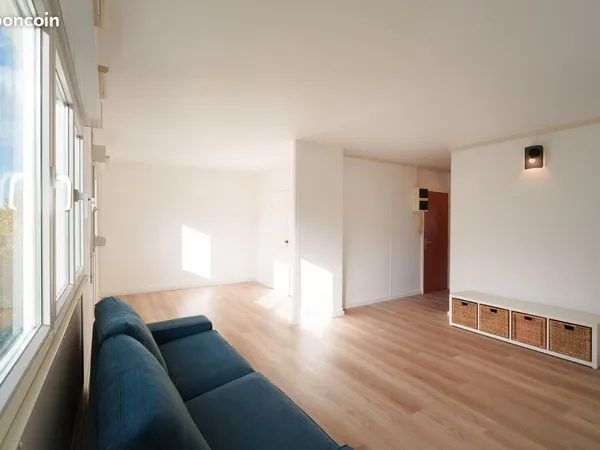 T3 de 67m2, deux chambres, refait à neuf