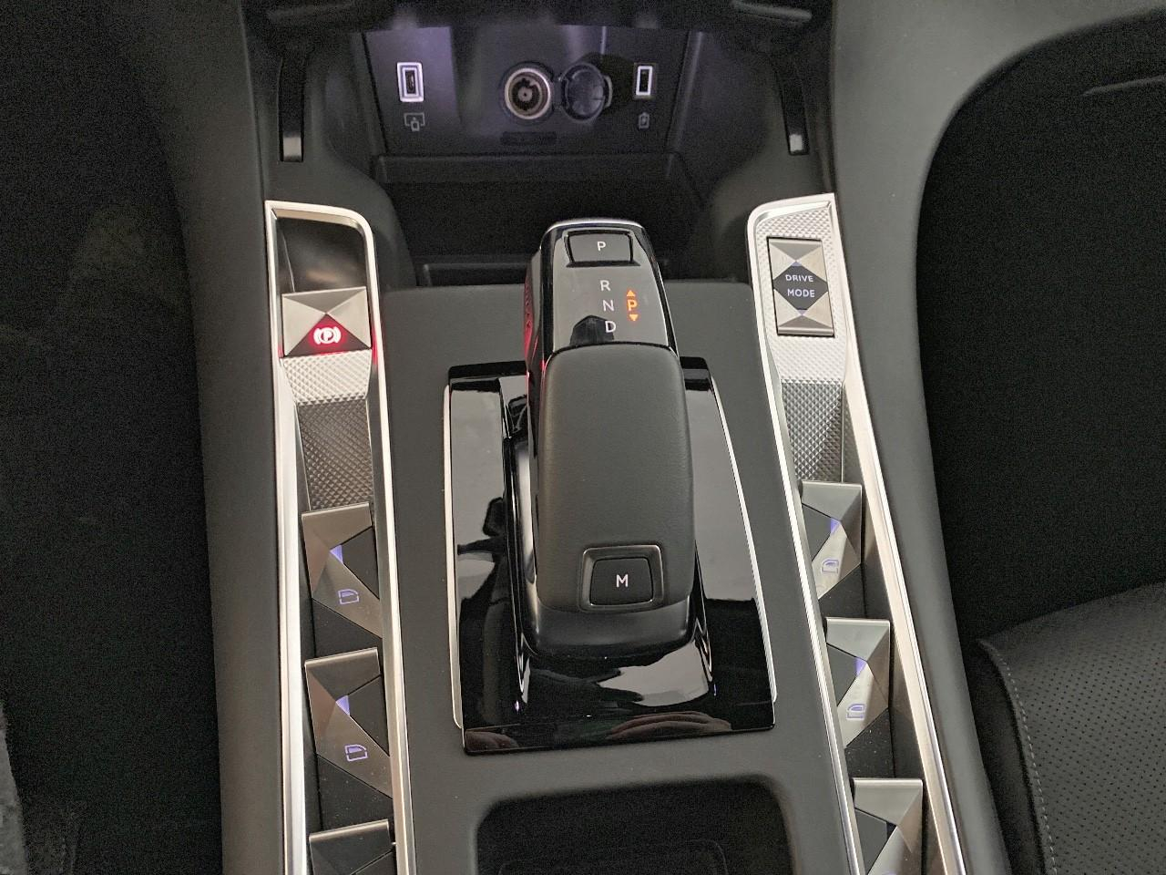 Ds Ds 7 crossback bluehdi 130 eat8 etoile — photo 17
