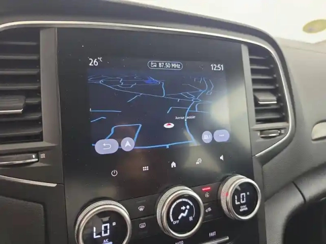 Renault Megane iv estate blue dci 115 edc — photo 334