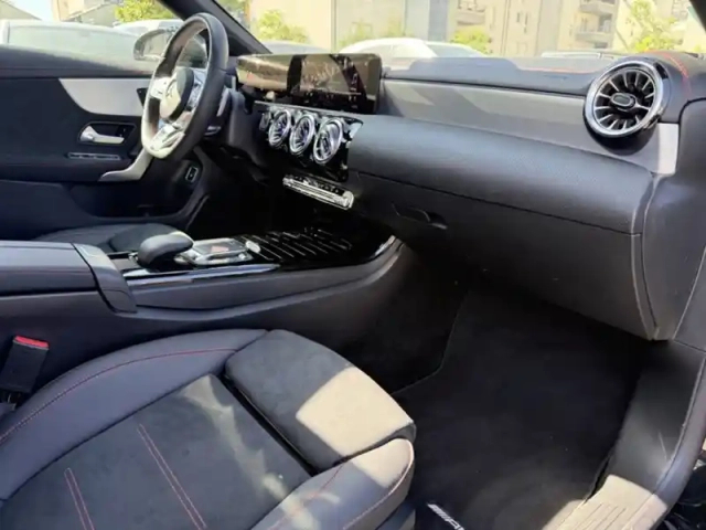 Mercedes Cla 250 e coupé amg line — photo 13