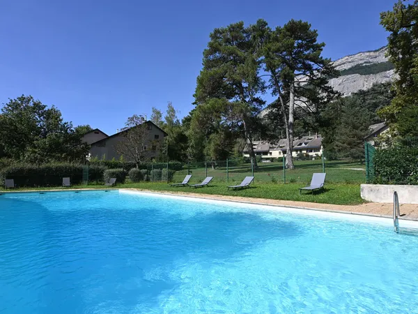 Meylan - Appartement T3bis avec terrasse.