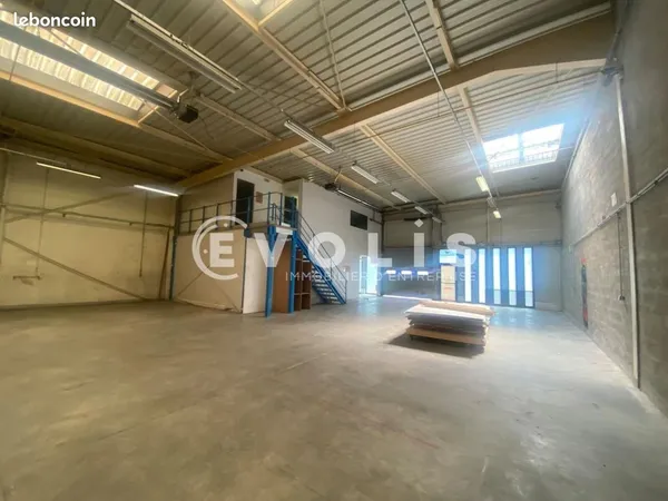 Local d'activité 351 m²