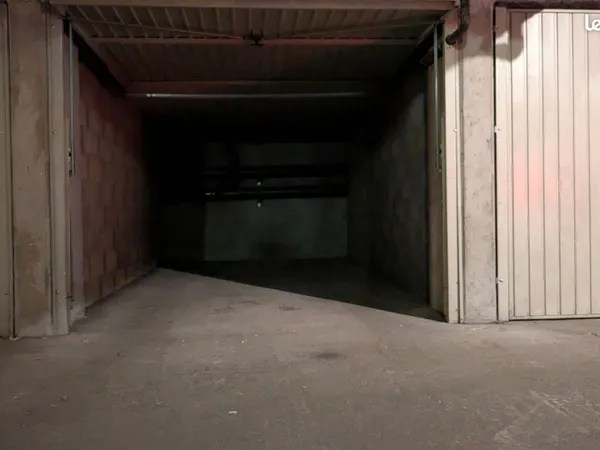 Loue box fermé
