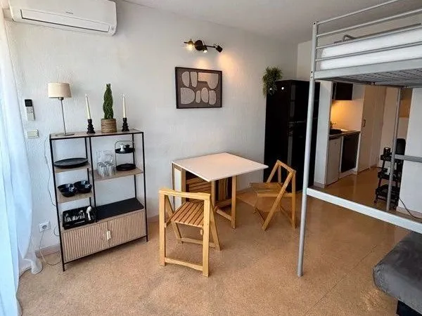 Studio meublé renové