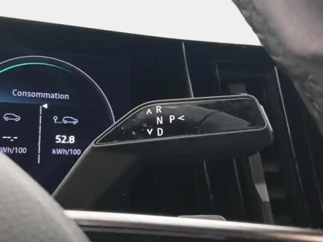 Renault Megane e-tech electric ev40 130ch techno boost charge — photo 30