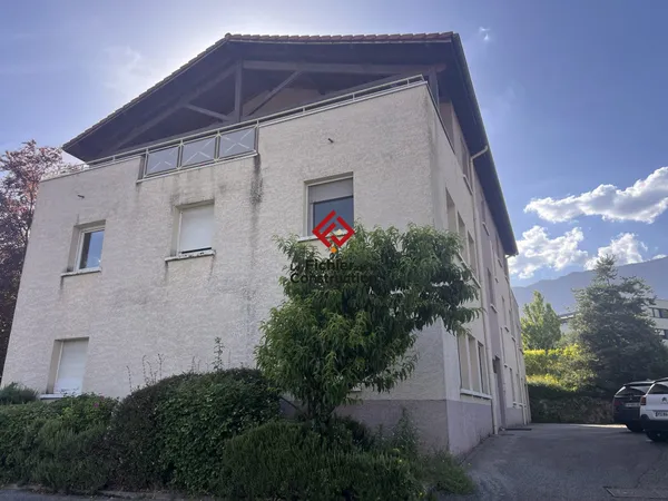 Local professionnel 572 m²
