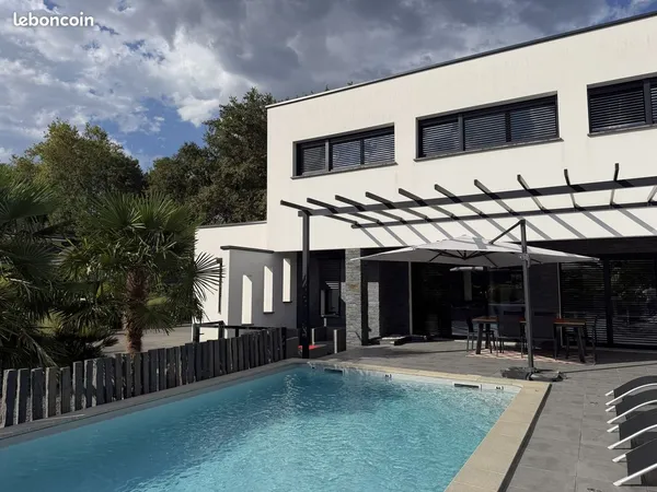 Maison 7 pièces 192 m²