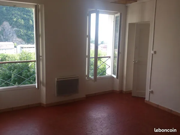Location T3 ensoleillé sans vis-à-vis