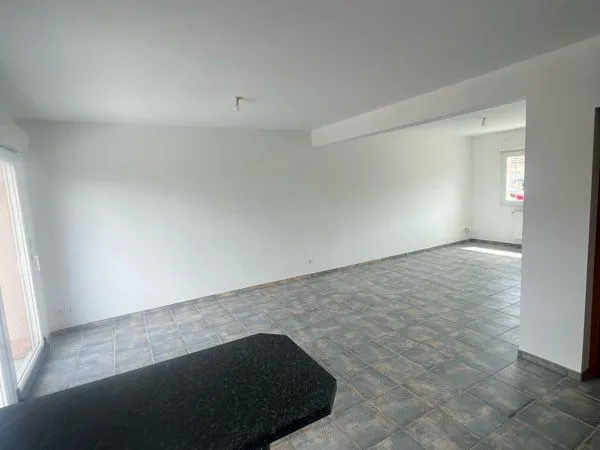 Maison avec jardin et garage