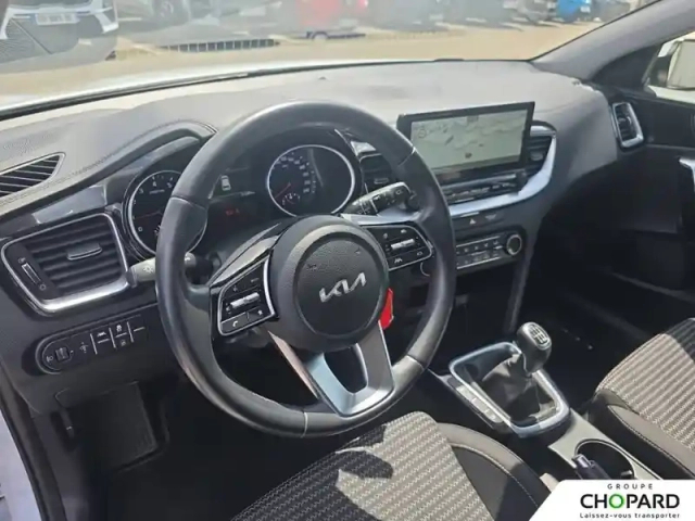Kia Ceed 1.5 t-gdi 140 ch bvm6 — photo 2
