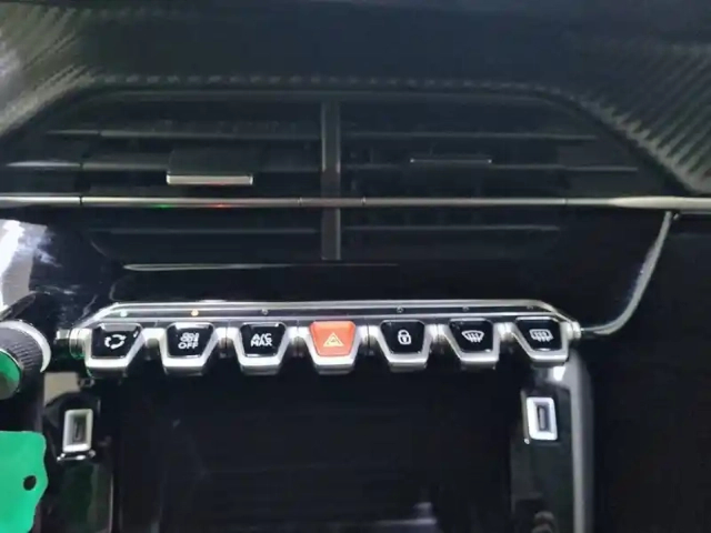Peugeot 208 puretech 75 s&amp;s bvm5 — photo 25