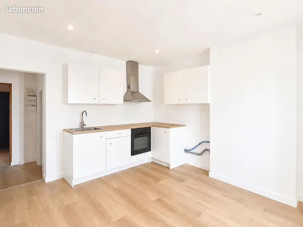 PORT-LA-NOUVELLE - Appartement T3 49m2 à louer, climatisation