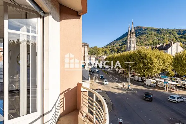 Local 4 pièces 81 m²