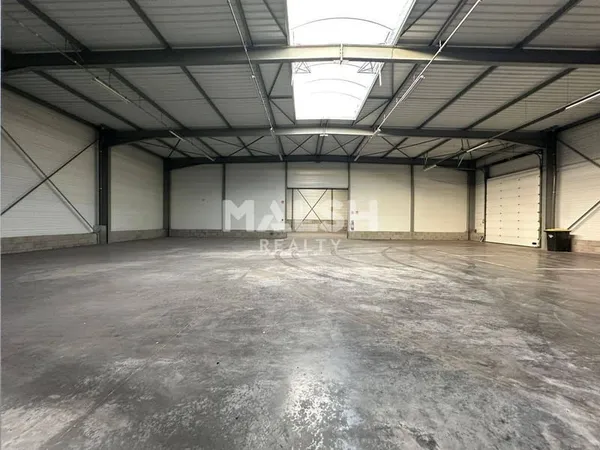 Local d'activité 3304 m²