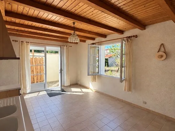 Studio 24 m² et terrain constructible et divisible de 640 m²