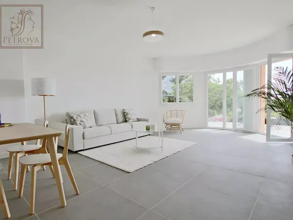 VILLEFRANCHE-SUR-MER: 2 pièces - 60 m² - vue mer panoramique - belle terrasse²