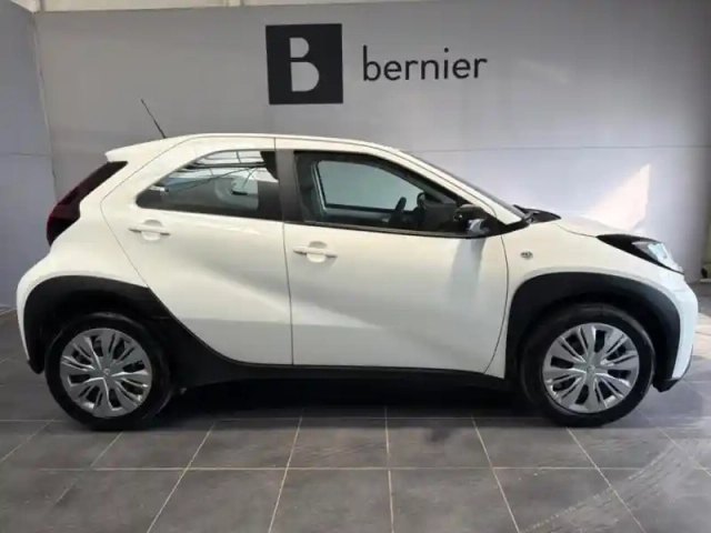 Toyota Aygo X 1.0 vvt-i 72ch dynamic my23 — photo 2