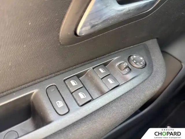 Peugeot 208 electrique 50 kwh 136ch — photo 34