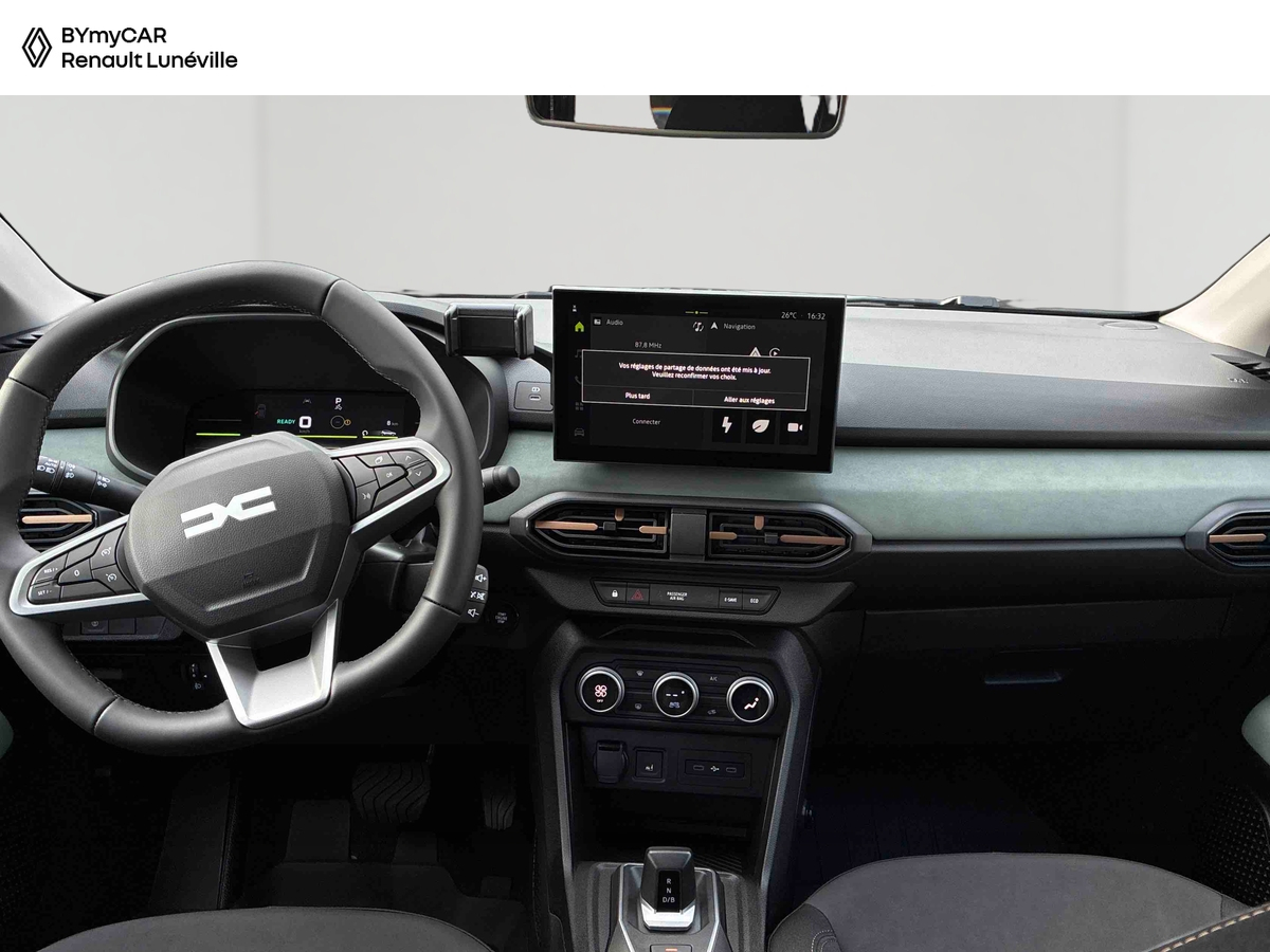 Dacia Sandero Hybrid 155 — photo 9