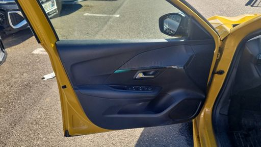 Peugeot 208 1.2 PureTech 130 EAT8 - Allure Pack – 2022 – 43767 km – Essence – Boîte Automatique — photo 21