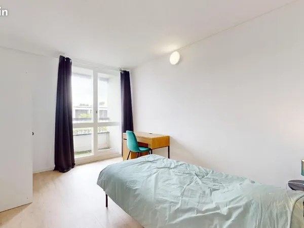 Chambre 5 pièces 83 m²