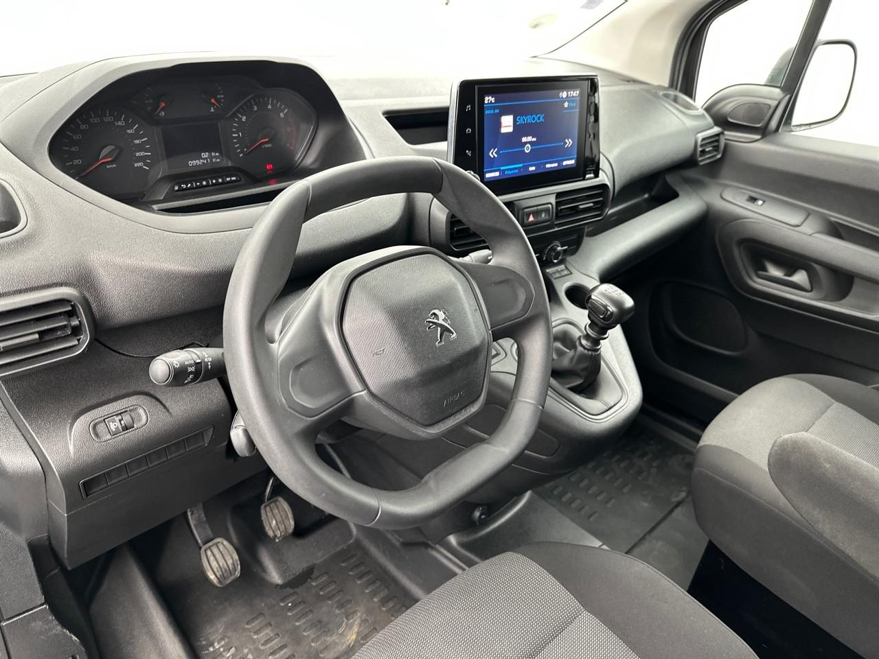 Peugeot Partner fourgon standard 650 kg bluehdi 100 s&s bvm6 premi — photo 8