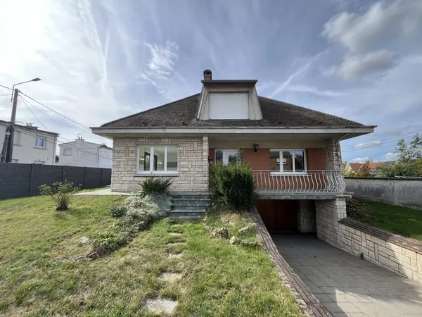 Maison Individuelle 5 Chambres Avec Sous Sol