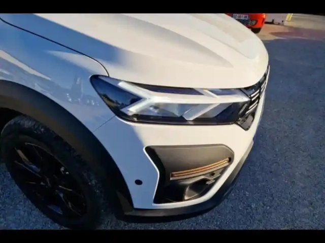 Dacia Sandero 1.0 tce 90ch stepway extreme cvt — photo 5