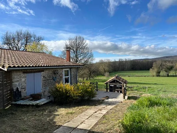 Maison en pierre de 7 pièces principales