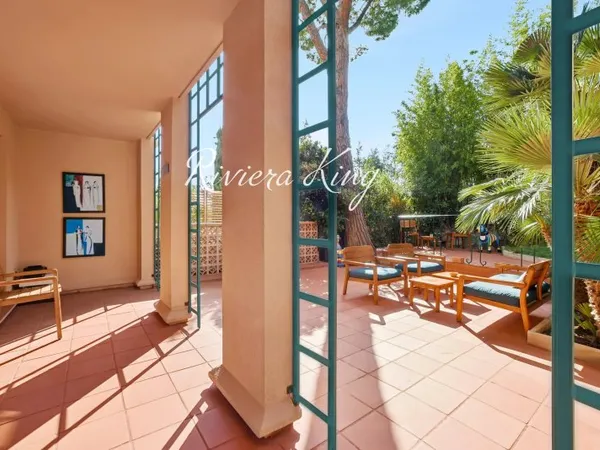 Magnifique appartement rénové      terrasse et jardin privés