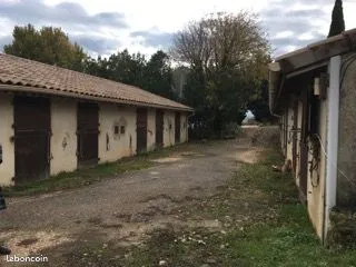 Garde meuble, espace de stockage, box