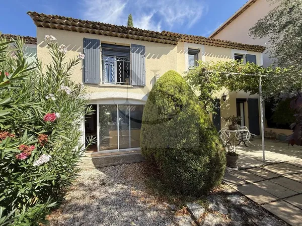 Maison de luxe 6 pièces 161 m²