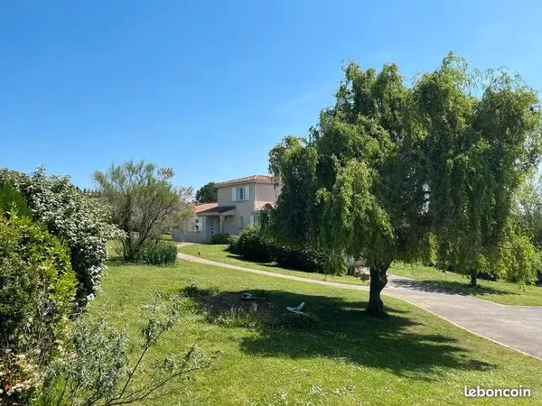 Maison spacieuse coeur de village vue exceptionnelle