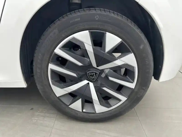 Peugeot 208 puretech 100 s&amp;s bvm6 — photo 13