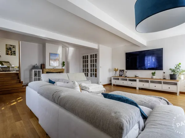 Maison 6 pièces 335 m²
