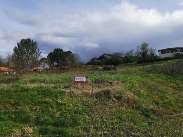 Terrain 682 m²