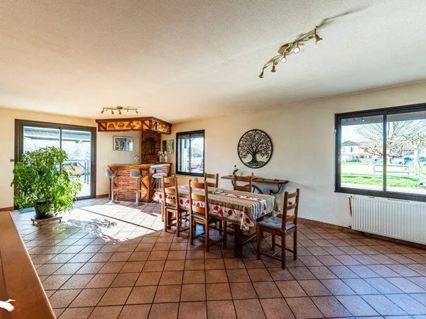 Maison 7 pièces 284 m²