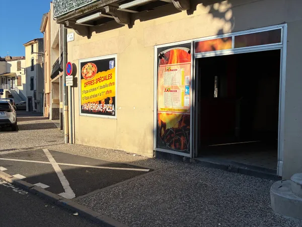Local professionnel 100 m2 centre Aubière