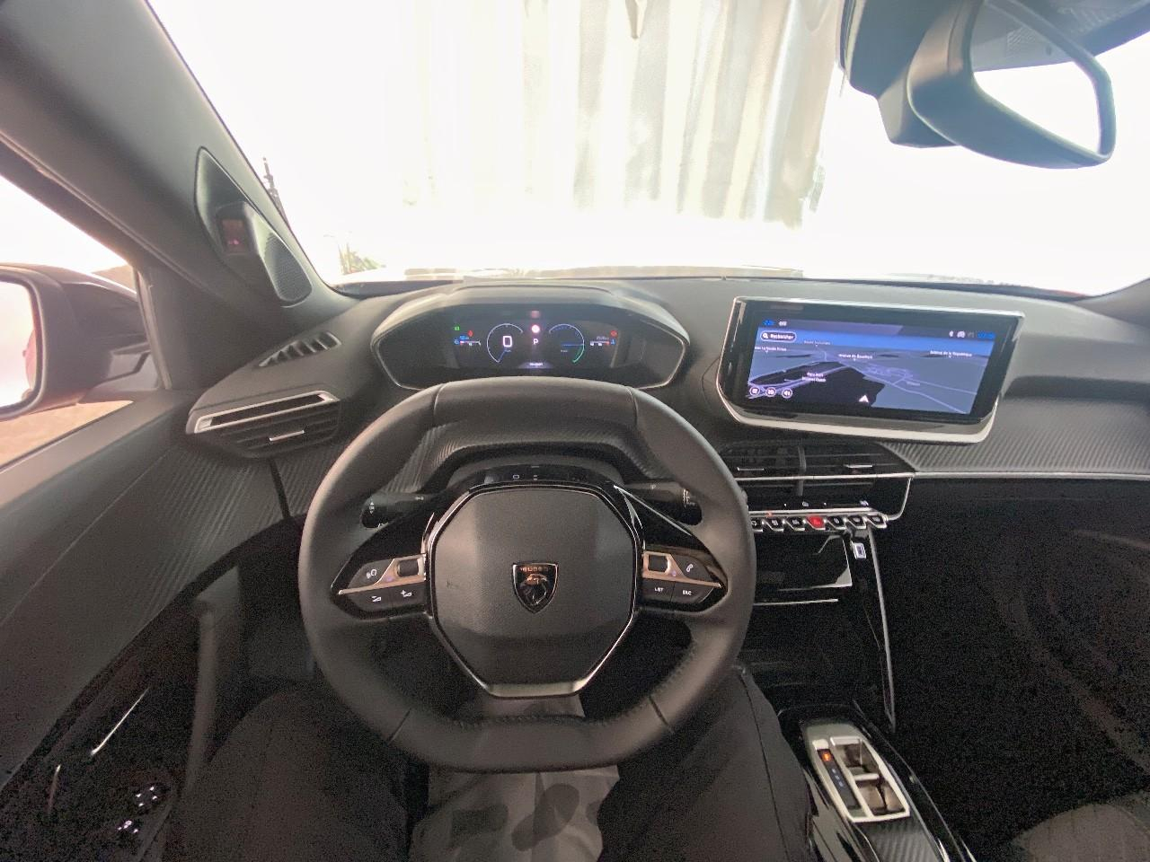 Peugeot 2008 hybrid 145 ch e-dcs6 allure — photo 12