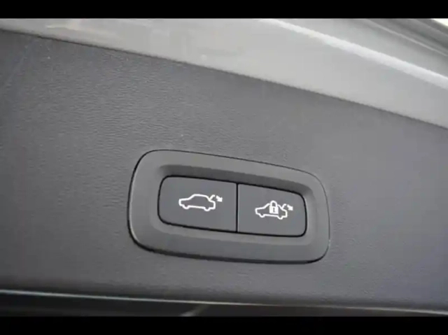 Volvo Ex40 single extended range 252ch plus — photo 11