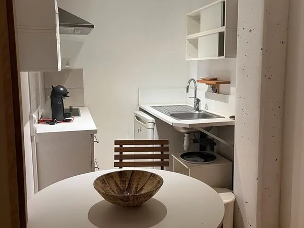 Studio meublé et équipé 25 m² — Centre-ville d'Éauze (Accès PMR)